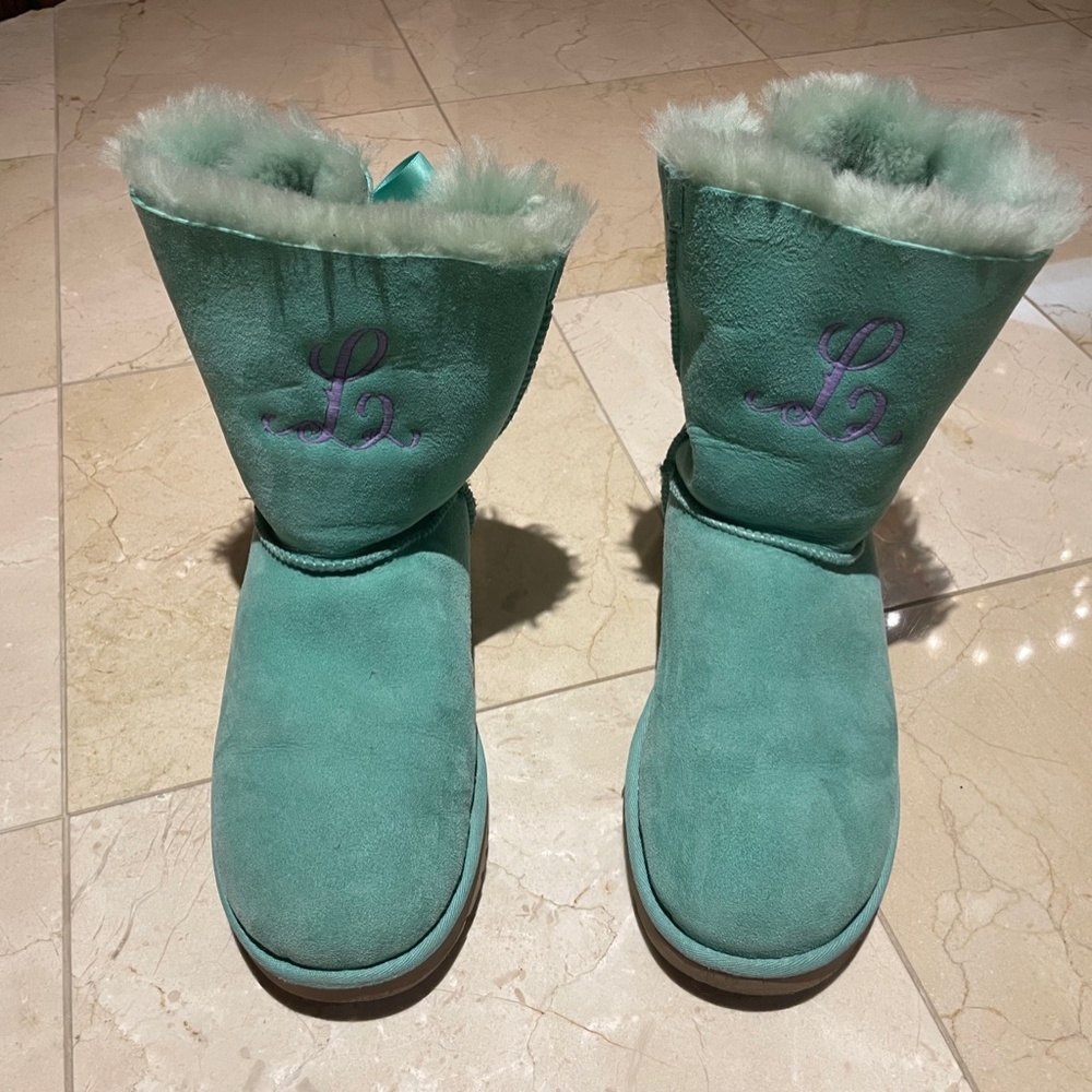 UGG Bailey Bow-Back Short Boot in Aqua - Picture 7 of 8